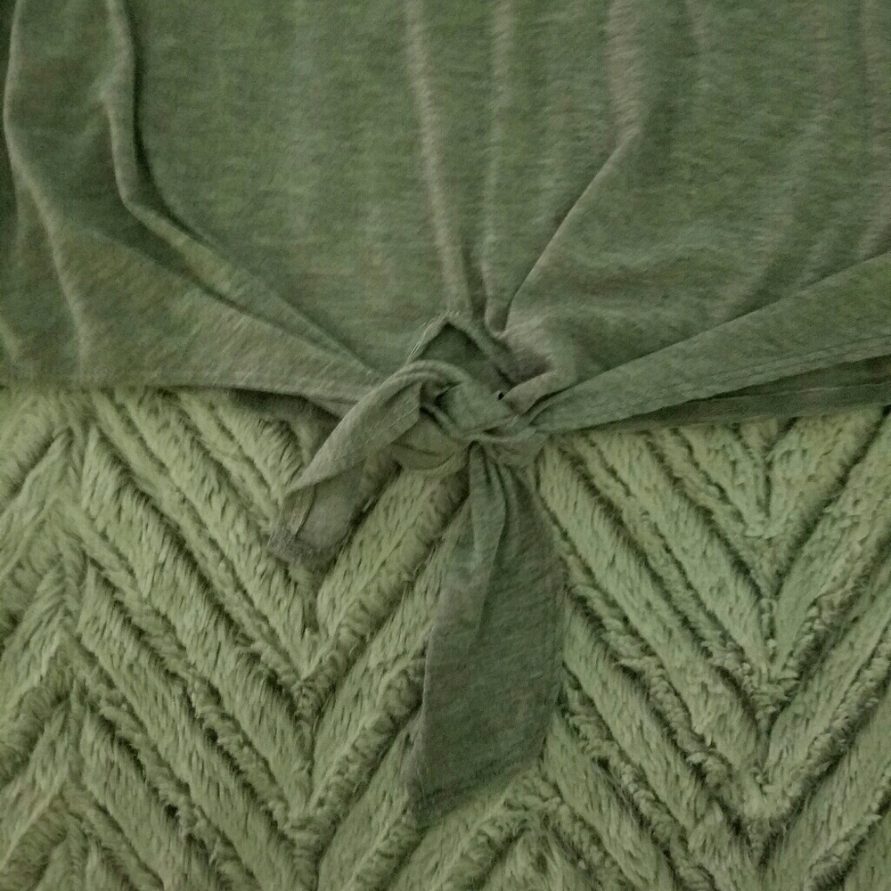 Grey Long Sleeve Tee with Roses - Picture 3 of 5